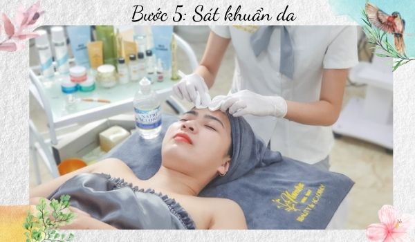 Liệu trình chăm sóc da mụn - Bước 5: Sát khuẩn da